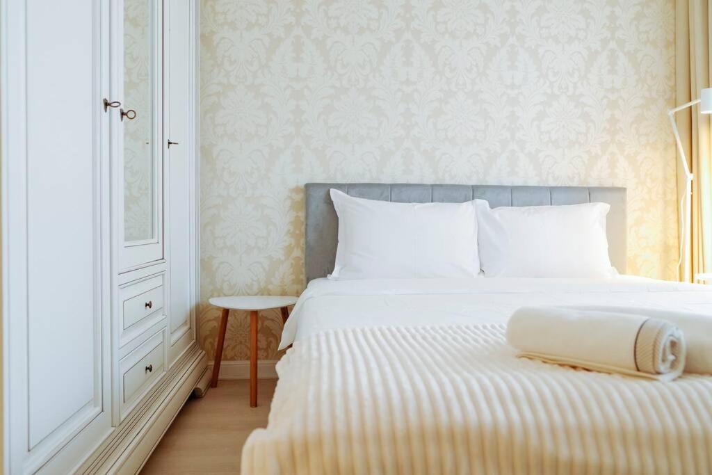 Elegant Vibes Apartment Next To Obor Market ブカレスト エクステリア 写真